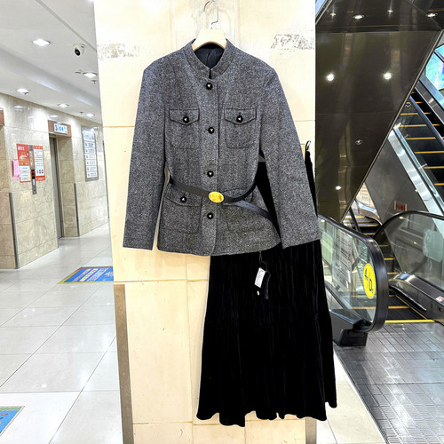 非凡服饰6053 腰带立领一手长羊毛粗纺西装外套+丝绒半身裙两件套