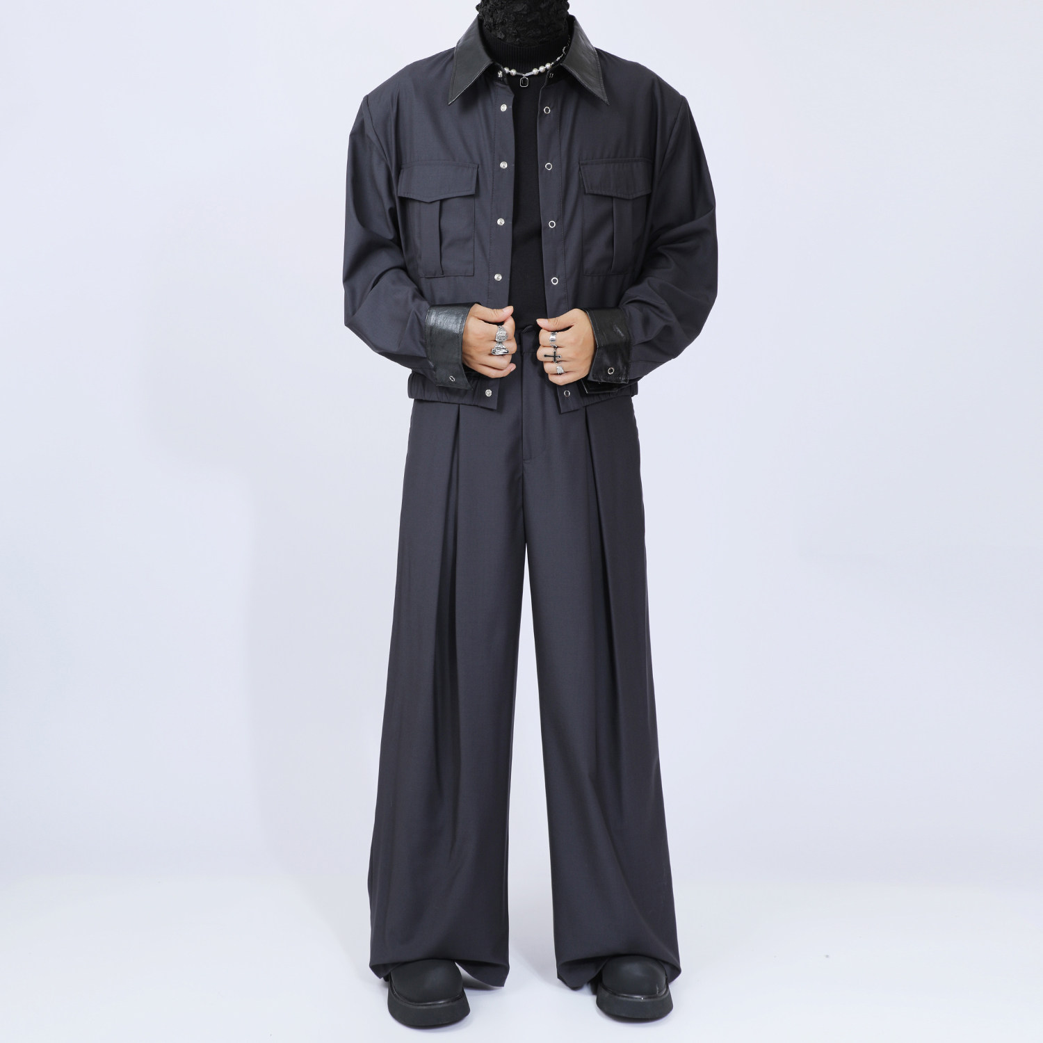 原创男装新款时尚套装拼皮翻领短款工装夹克阔腿裤两件套2026春季,男装,时尚套装,淘宝优惠券,粉丝福利购,淘宝优惠卷