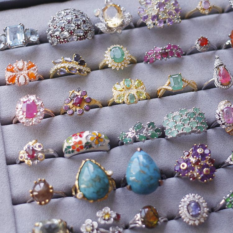 祖母绿蓝红宝石925银戒指