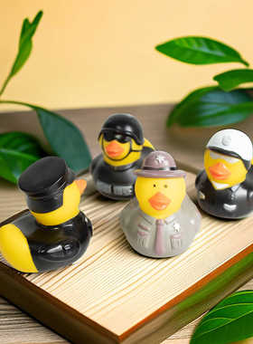 礼物鸭子玩具装饰摆件