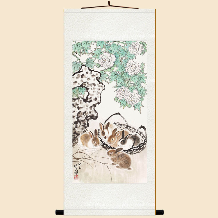 群兔花卉图动物画 兔子绢布卷轴挂画 兔年复古书房客厅装饰画定制图片