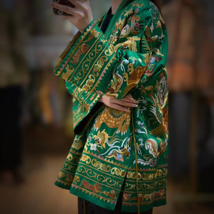 国风手工推绣刺绣瑞兽V领盘扣长袖 新中式 香云纱外套 新款 2025秋季