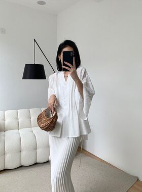 夏新重工打条白色上衣女夏法式设计感单排扣休闲时尚防晒V领衬衫