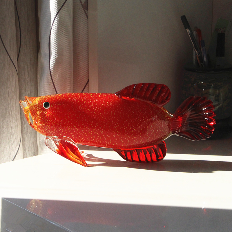 金龙鱼轻奢风玻璃工艺品淄博琉璃