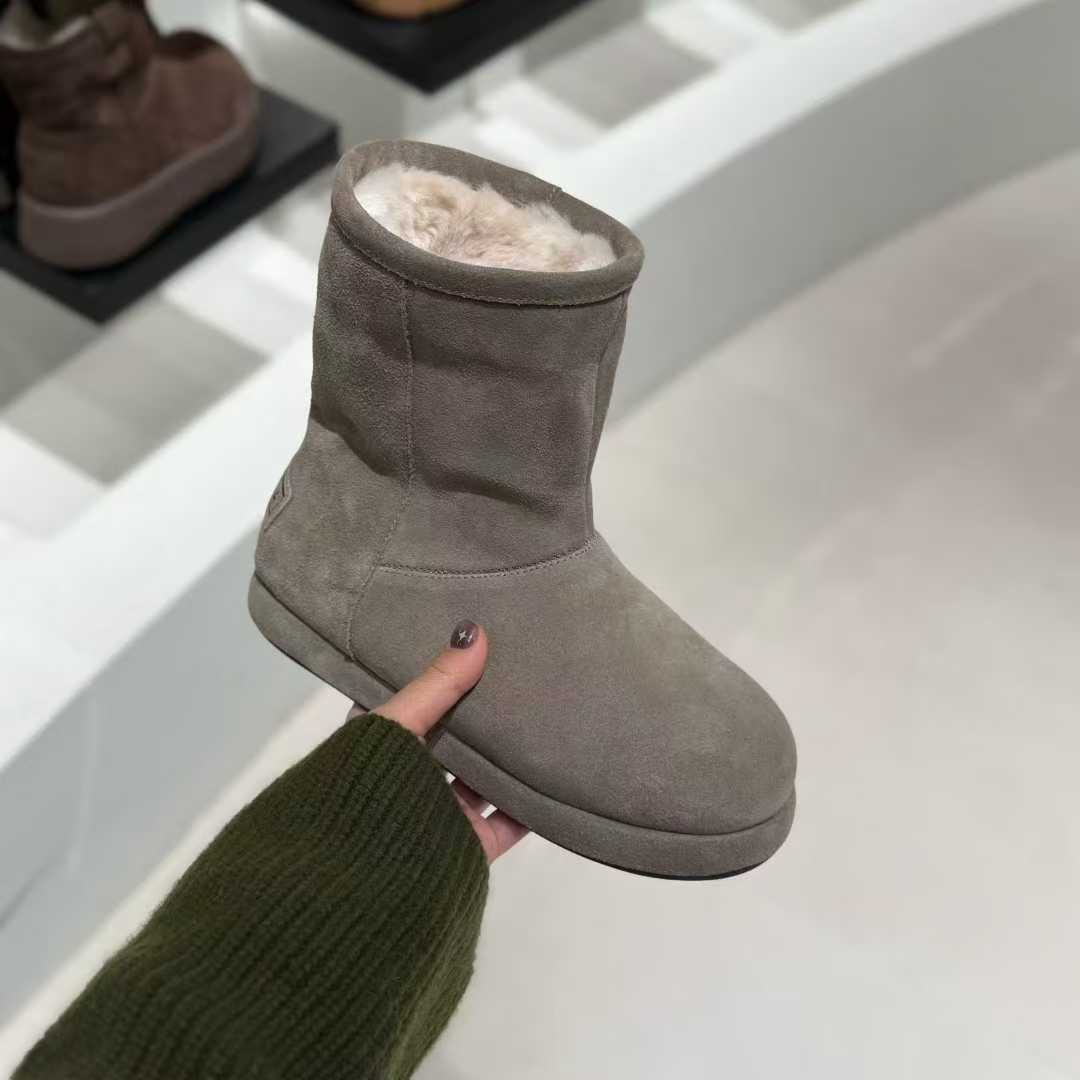 真皮加绒加厚防滑中筒雪地靴女款冬季新款保暖抗寒东北雪地棉靴子