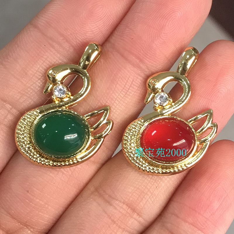 新款天然碧玉色玛瑙天鹅吊坠玉髓红宝石蛋面项链女时尚锁骨链礼物