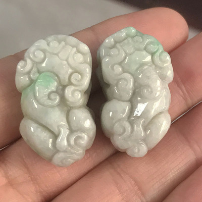 天然缅甸翡翠招财貔貅吊坠男女情侣挂件带翠色皮休玉坠一对钥匙扣