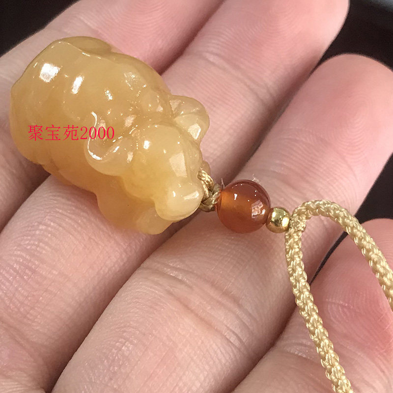 天然黄龙玉立体生肖牛吊坠女士儿童阿富汗玉糖色牛玉坠属相牛挂件