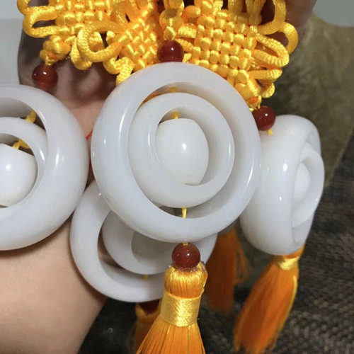 车内挂件新疆和田白玉车载饰品摆件汽车挂件保平安后视镜吊坠