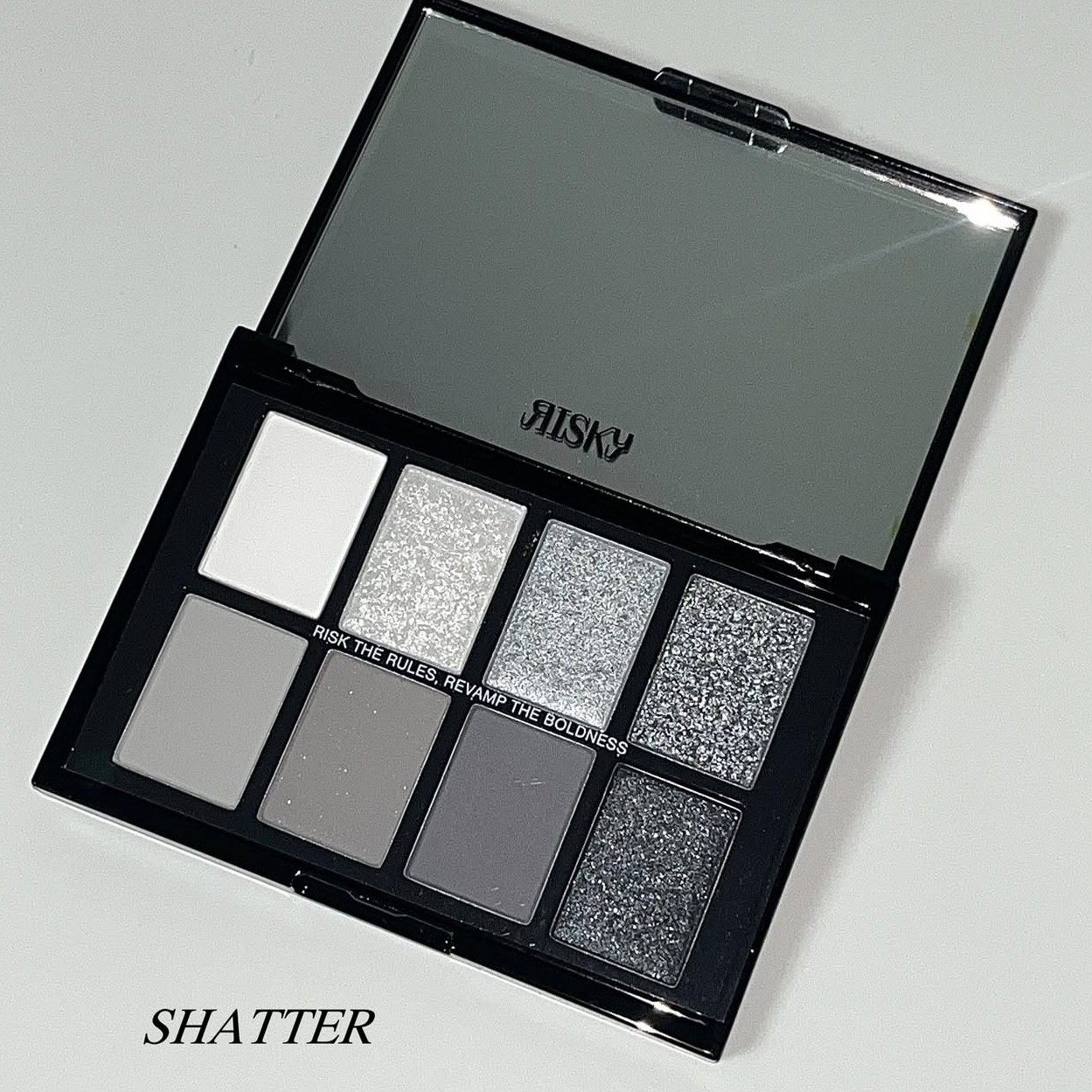 珠光眼影盘提亮韩国八色盒装