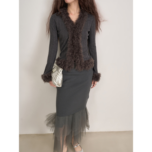 饰针织开衫 坑条柔软针织V领钩扣毛毛装 女 温柔而果敢 LANVIVIER