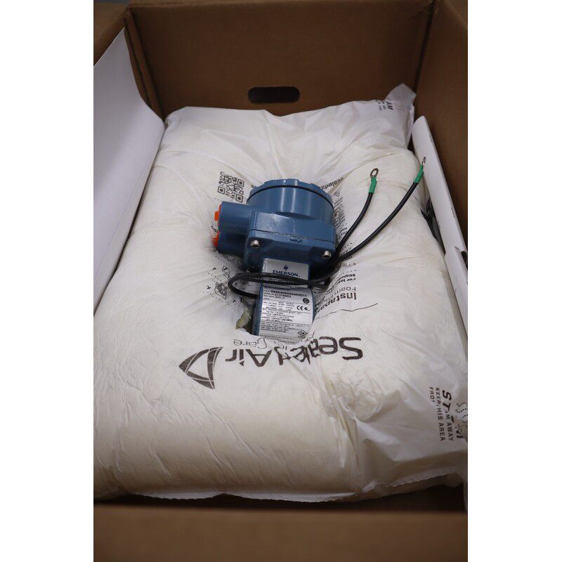 全新 Rosemount 8711APE30FR1N0 磁性流量管 40 VDC 库存 G44