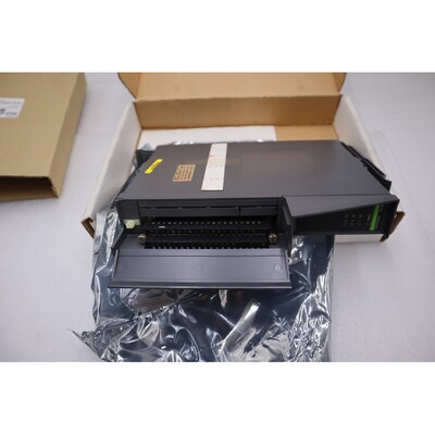 Giddings & Lewis 502-03840-23R2 PIC900 可编程工业电脑 全新