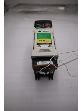 Control Techniques M40002200075A/ M400-022 00075A 驱动器 UNI