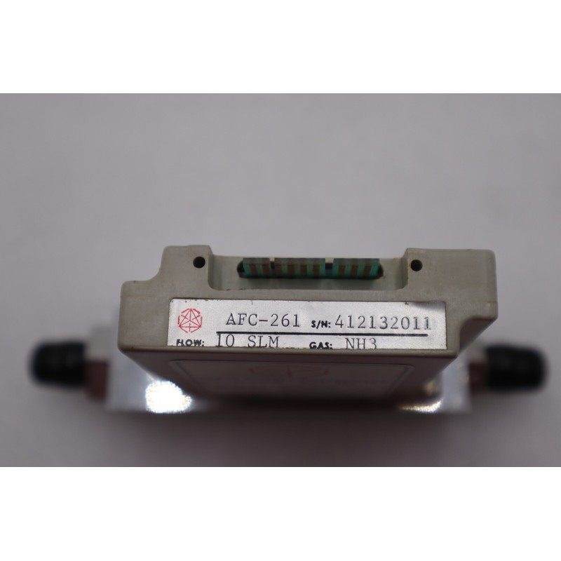 质量流量控制器型号 AFC-261 S/N 412132011 10SLM 气体:NH3 全新