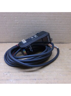 CZ-V22A Keyence 全新 RGB 光电传感器开关 CZV22A