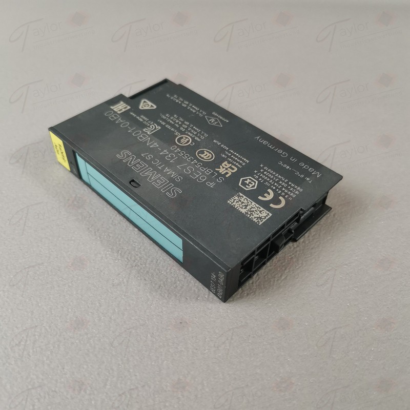 Siemens 6ES7 134-4NB01-0AB0 / 6ES7134-4NB01-0AB0 NEU ohne OV