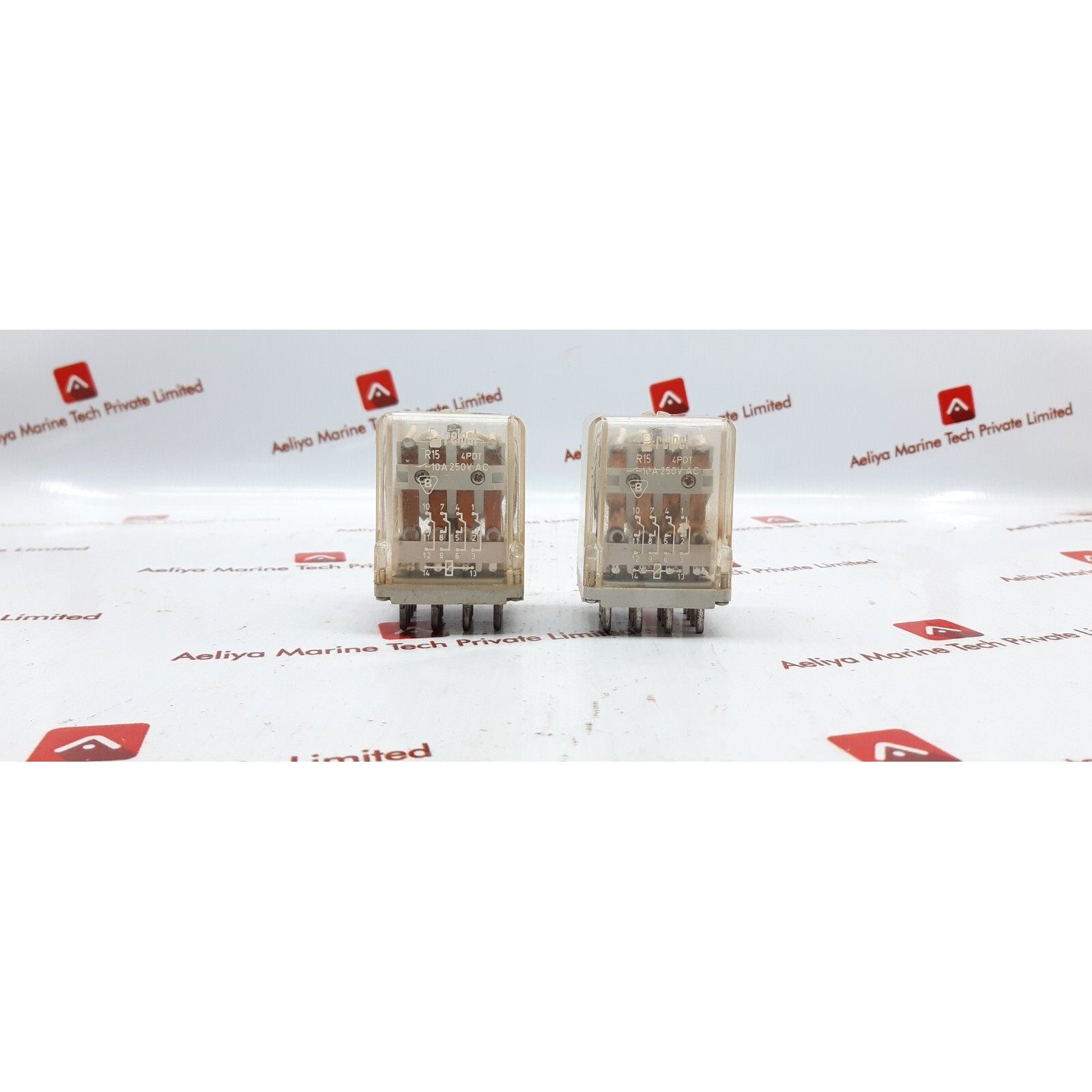 RELPOL R15 4PDT 电磁继电器 10A 250V 交流电