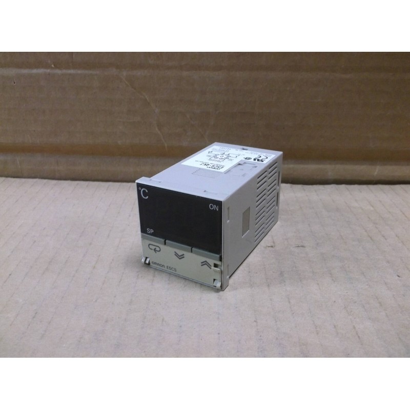 Controlador De Temperatura Digital De Proceso Omron E5CS-QKJ