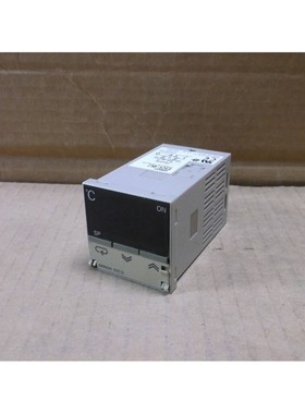 Controlador De Temperatura Digital De Proceso Omron E5CS-QKJ