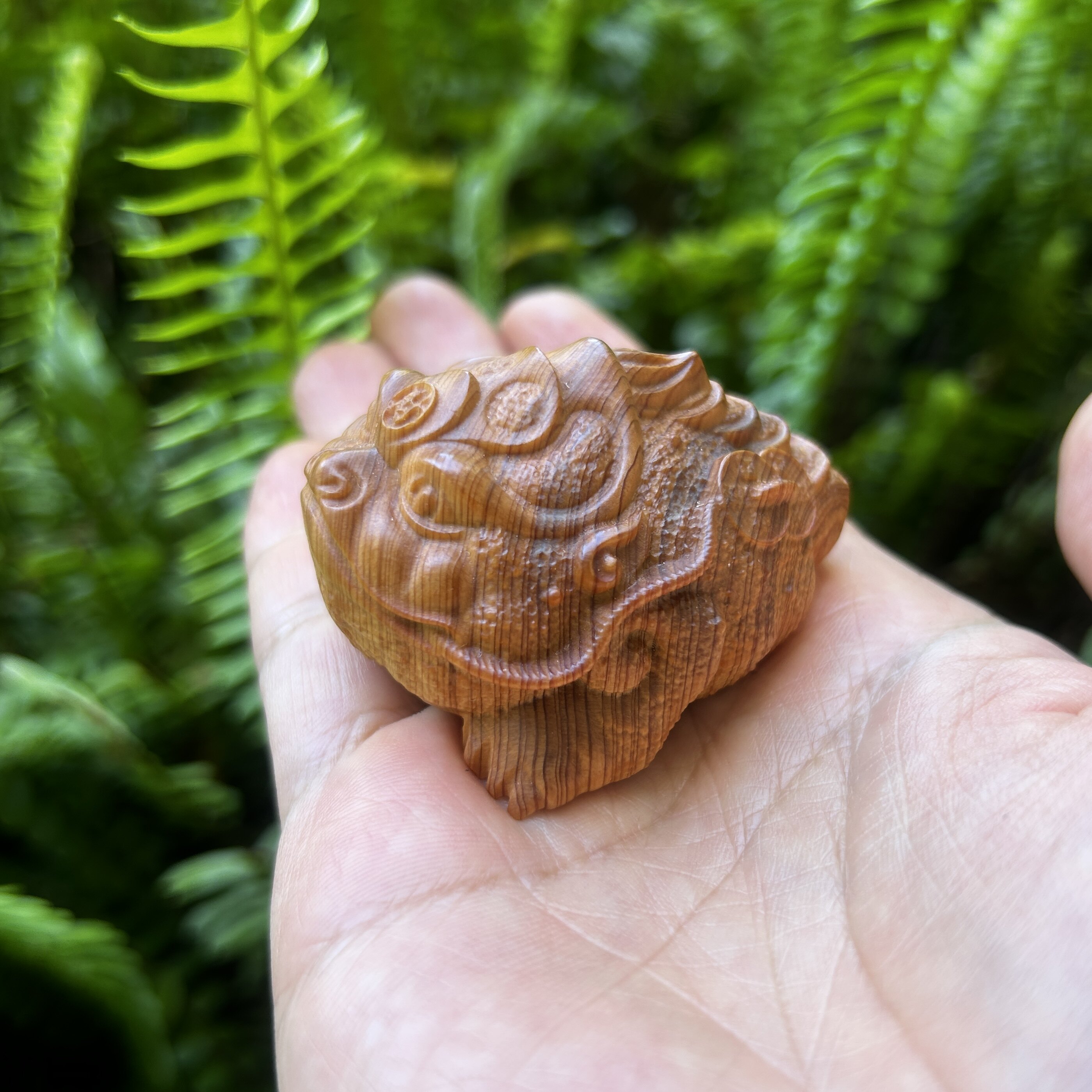 太行崖柏陈化料招财三足金蟾文玩手把件实木雕蟾蜍茶宠茶玩小摆件