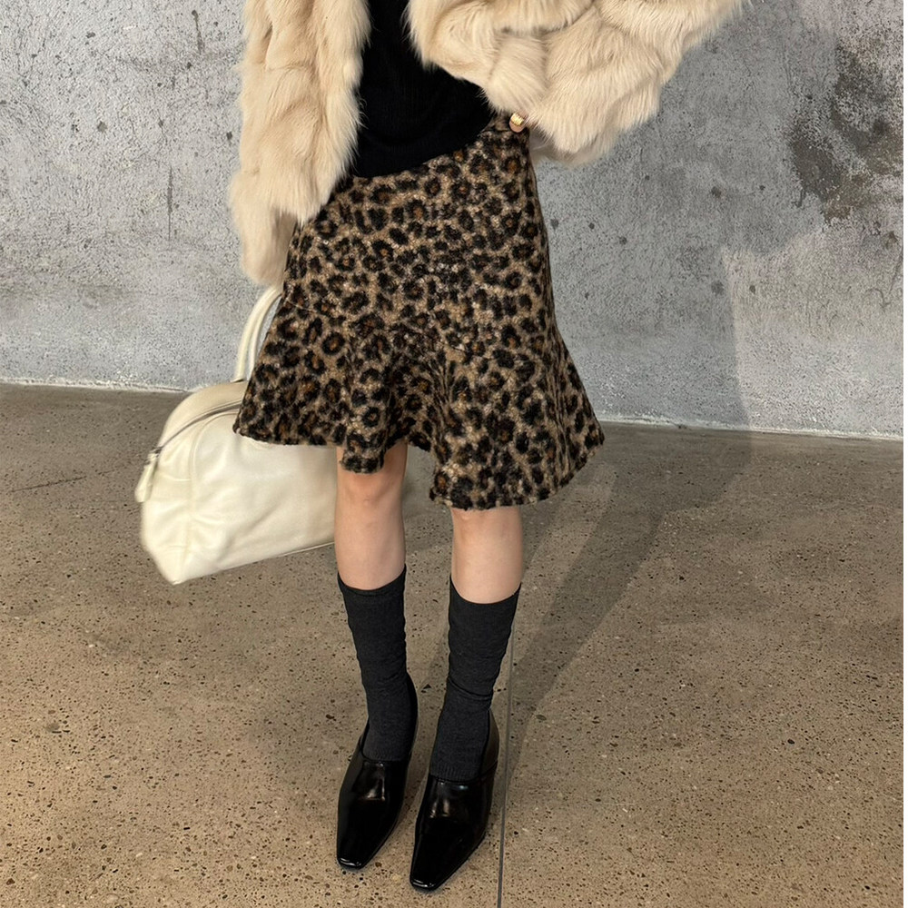 显瘦包臀鱼尾豹纹毛呢半身裙女