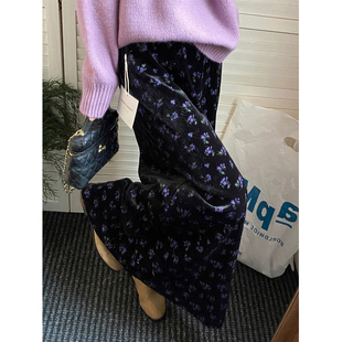 2025新款秋冬季韩系中长款A字小碎花黑色加绒丝绒半身裙子女士