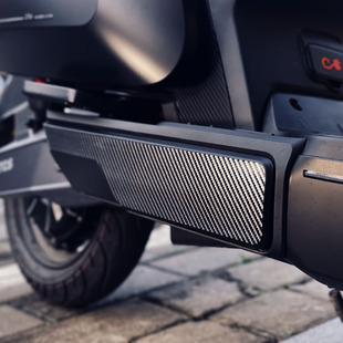 小牛电动车NXT后脚踏碳纤维保护贴纸个性改装防水车贴膜