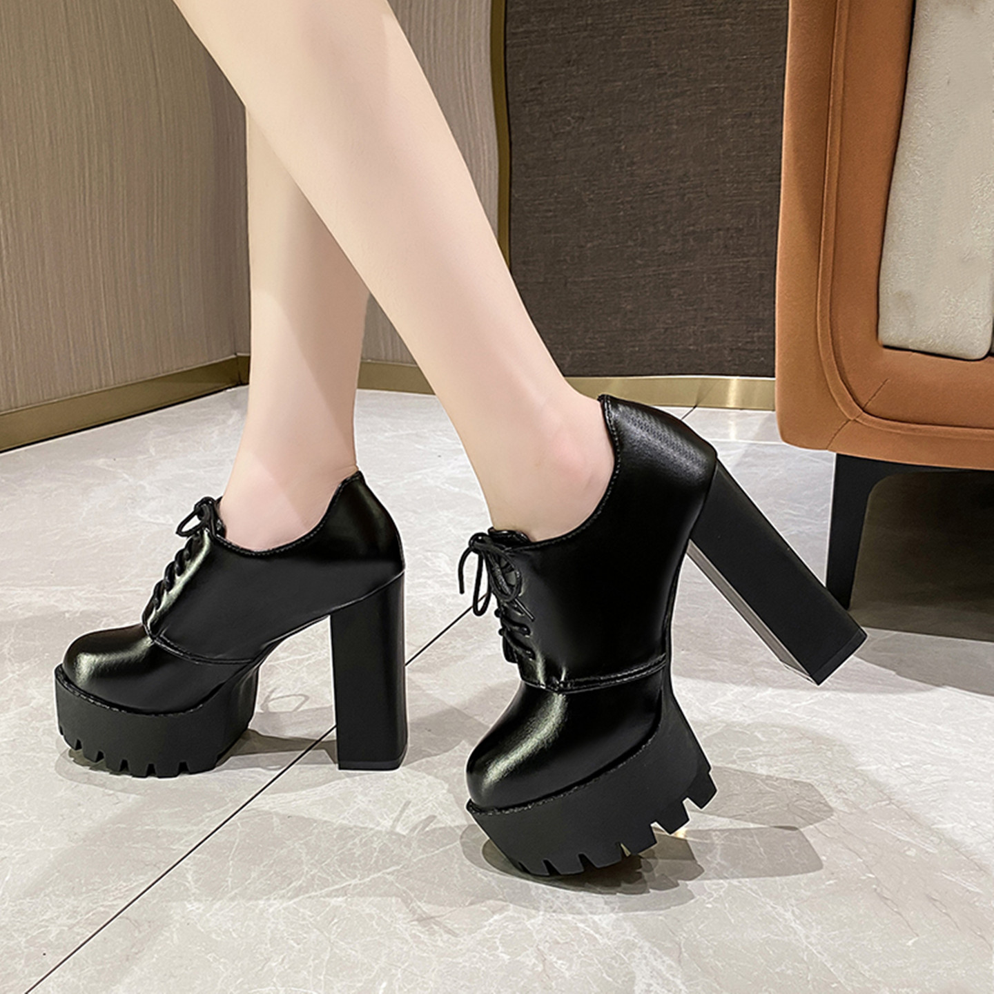 2025秋季新款时尚圆头系带高跟鞋