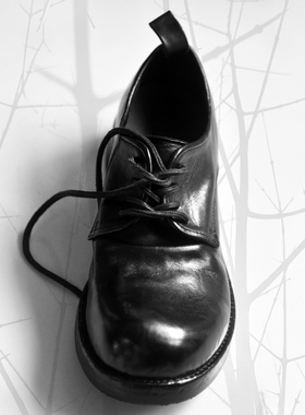 新 昱谷®y2k暗黑微翘の宽头 水洗牛皮固特异皮鞋 颓废中古Derby