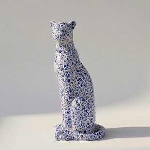 现代轻奢艺术装 饰青花瓷贴片豹子原创设计玄关落地摆件 本尼家