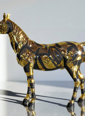 【本尼家】BJ166大号现代艺术玻璃钢镜片装饰黑金马落地摆件