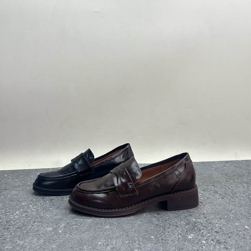 2025工厂春季断码真皮女鞋