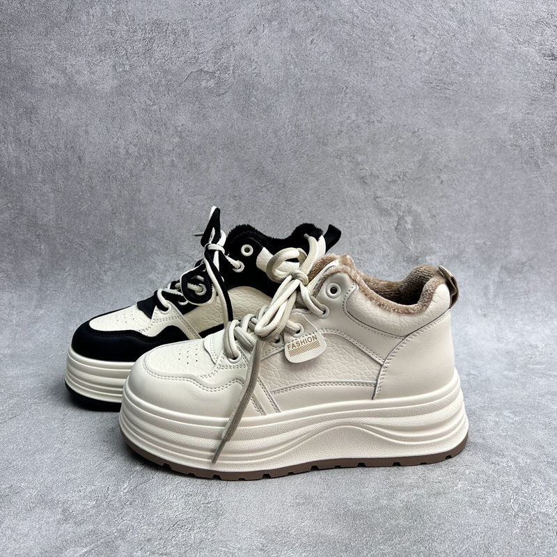 工厂断码真皮运动鞋女2025秋季新款学生系带加棉厚底增高女板鞋