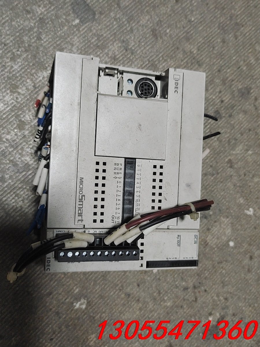 议价FC4A-C24R2 FC4A-M08BR1 二手拆机实物图