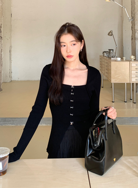 Halo Luu法式黑色气质方领针织开衫女新款排扣修身显瘦打底衫上衣