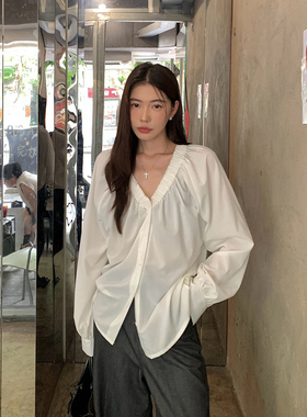 Halo Luu 法式白色衬衫女春季v领上衣宽松显瘦慵懒设计感长袖衬衣