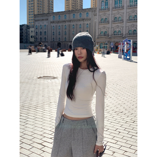 Halo Luu 白色长袖t恤女新款上衣韩系正肩修身显瘦圆领内搭打底衫