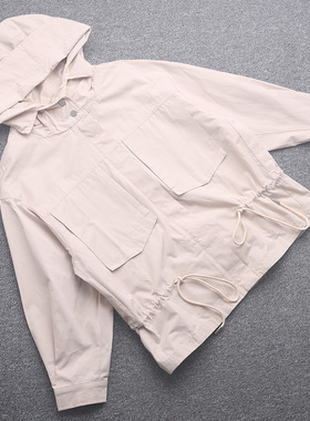 [艾]兰米特卖淑女春新款长袖短款收腰风衣棉连帽外套T2011WT057J