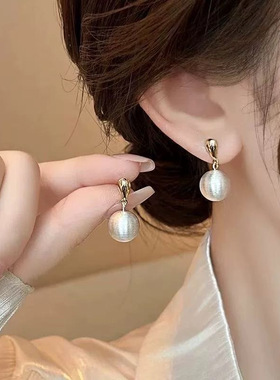 源200+！现49.9！双色拉丝球耳环 好高级 有球必应 买它