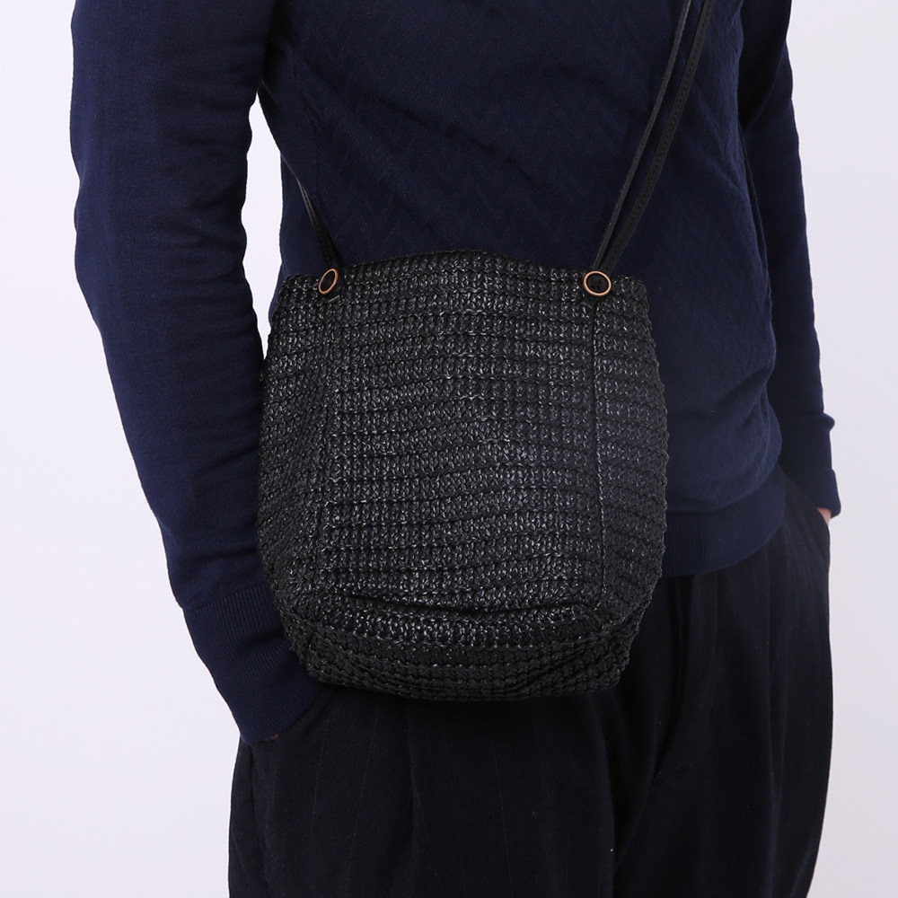 大脑布草编包编织女包斜挎包小众ins爆款水桶包真皮背带复古通勤