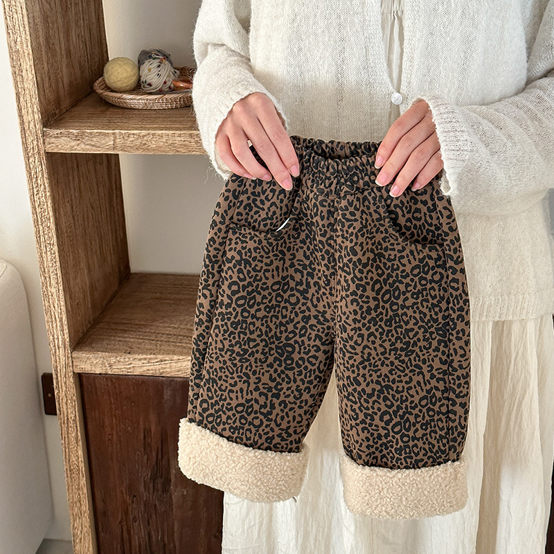 宝宝裤子冬季加绒加厚0-3岁婴儿棉裤女童洋气豹纹一体绒保暖裤a类