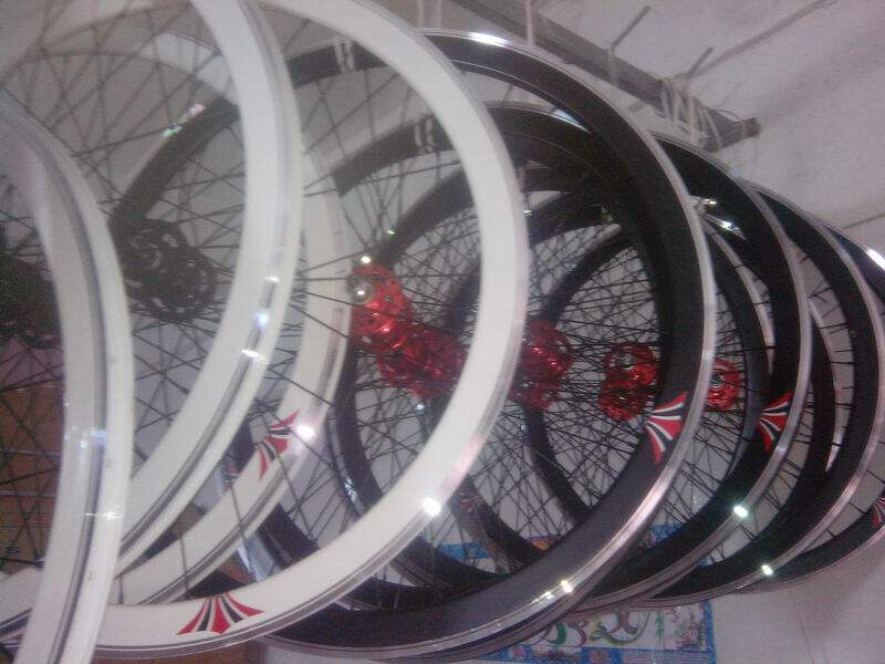 Roues de vélo cyclisme sur route - Ref 2374629 Image 1
