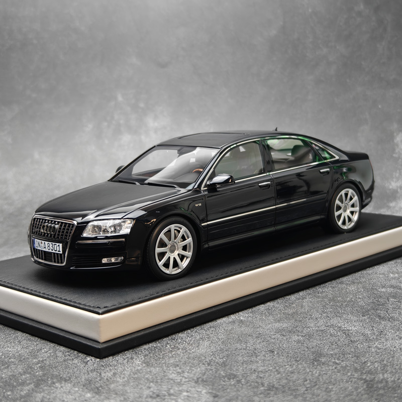 MOTORHELIX  MH1/18 奥迪Audi A8L W12 2008 树脂密封汽车模型