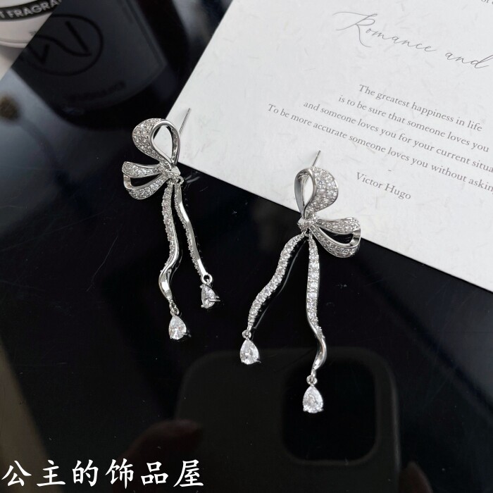 镶锆石蝴蝶结银针耳钉欧比雅比