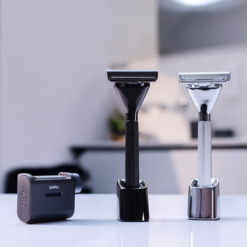 更便捷！旅行手动剃须