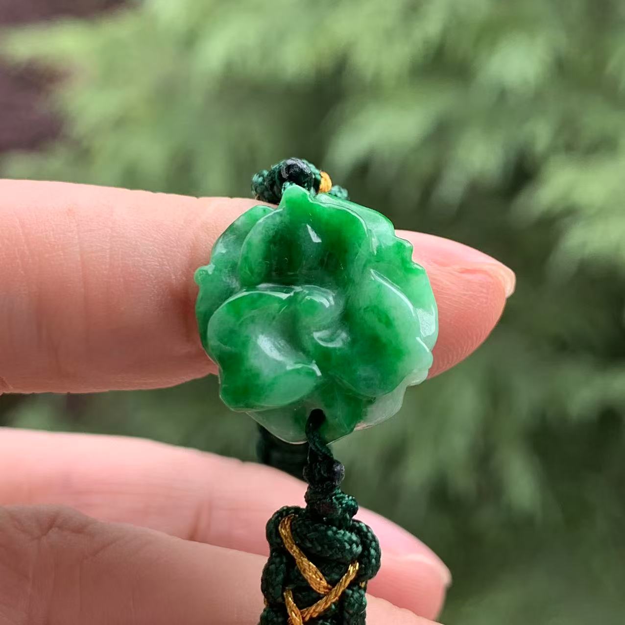 缅甸A货翡翠手牌辣绿色花开富贵
