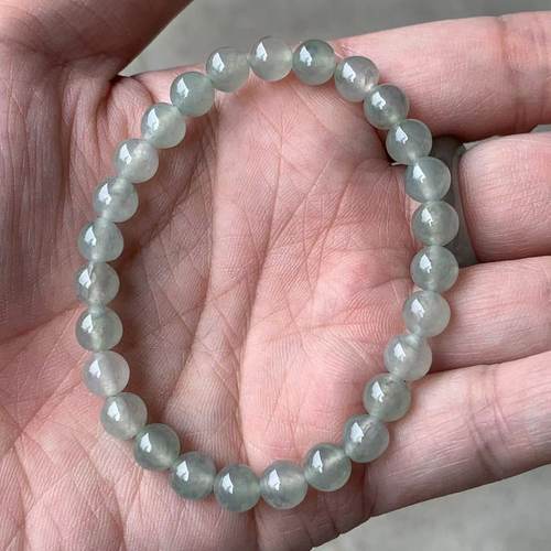 缅甸翡翠晴水浅绿底小手串7mm