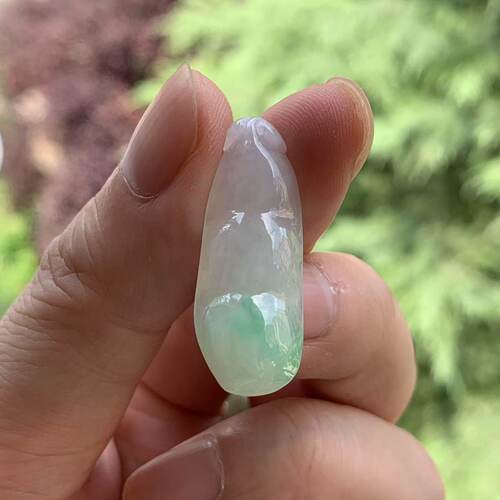 缅甸A货翡翠白底青飘花四季豆