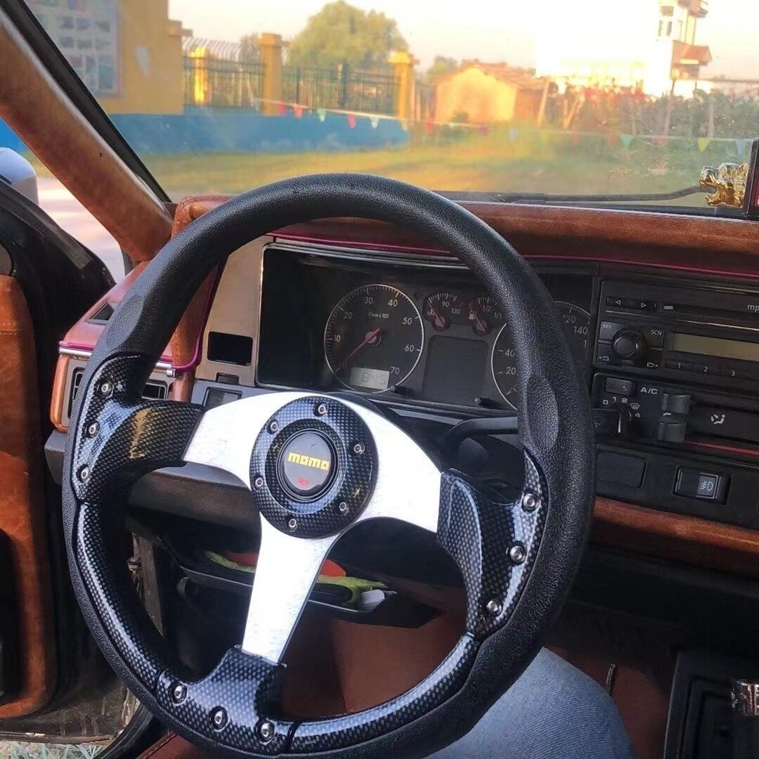 老捷达改装方向盘老高尔桑塔纳3000方向盘改装通用14寸赛车方向盘